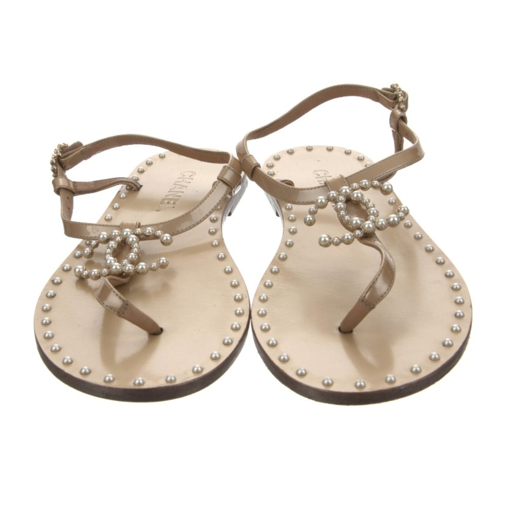 Ivory CC Pearl Patent Leather Thongs 36 Sandals